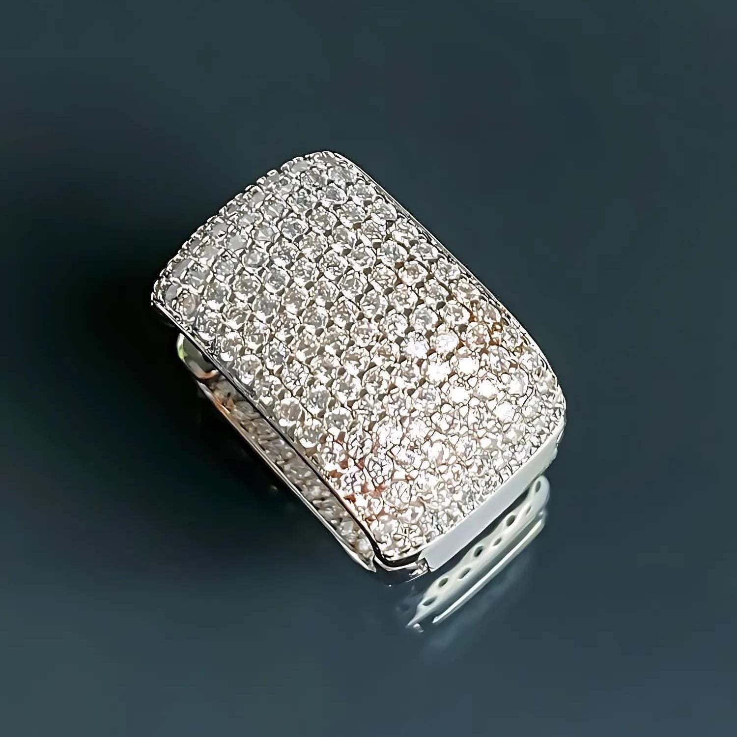 Pavé Statement Hoops