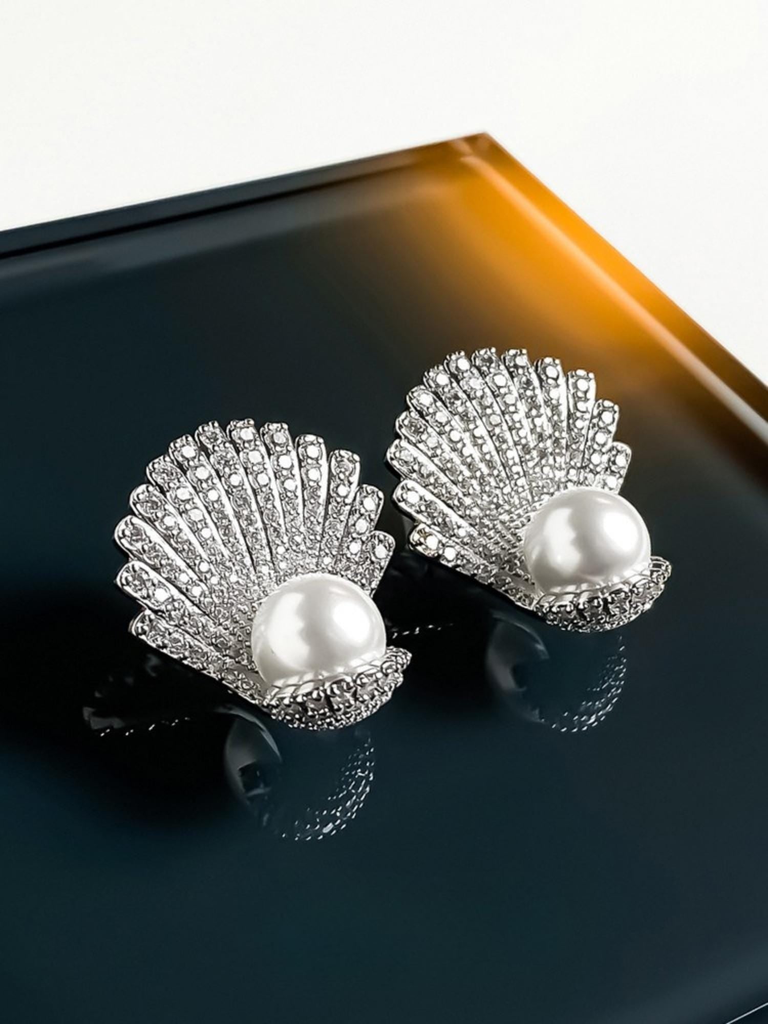 Aurelia Pearl Studs