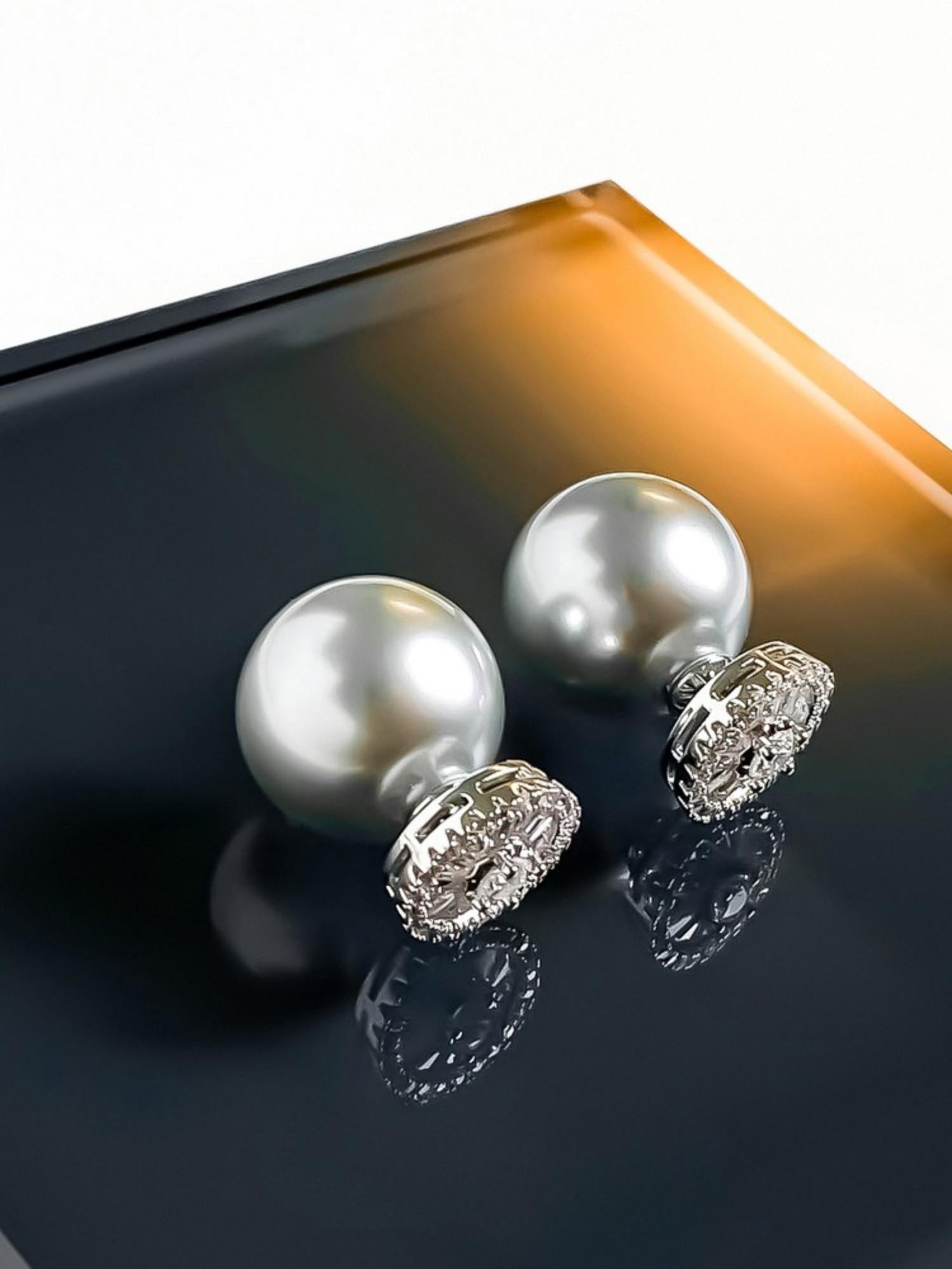 Minimalist Pearl Earrings