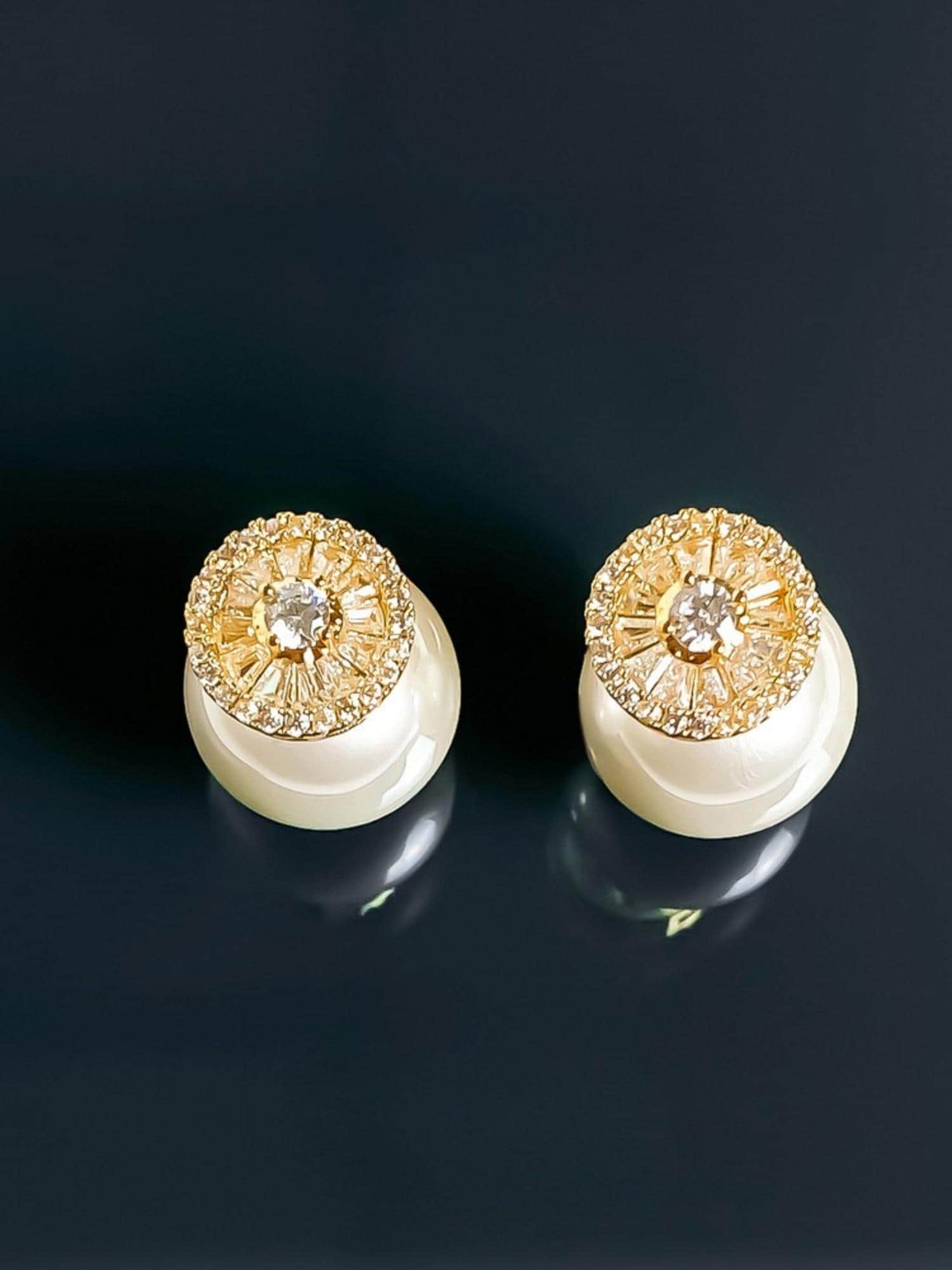 Minimalist Pearl Earrings