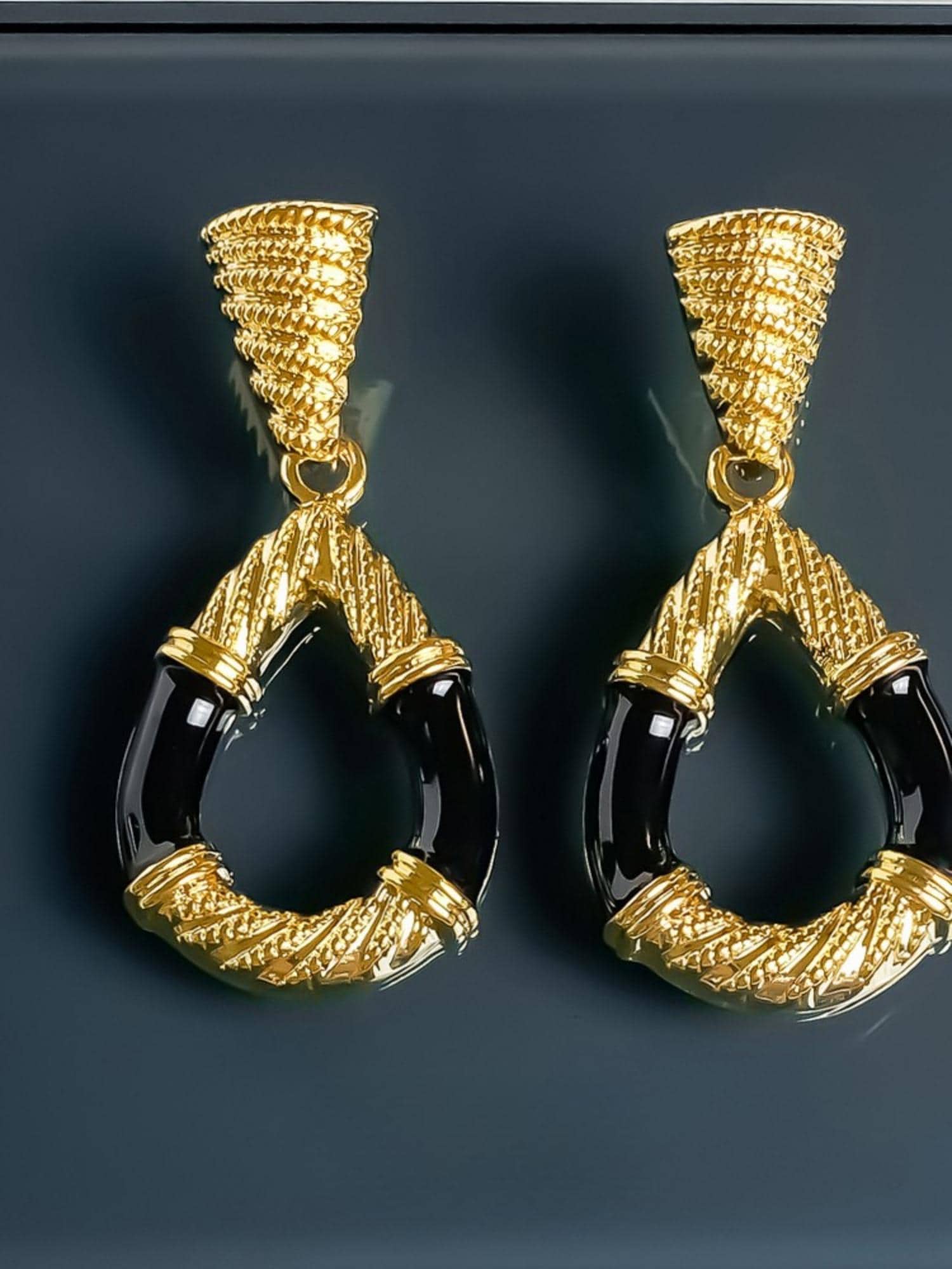 Opéra de Noir Earrings