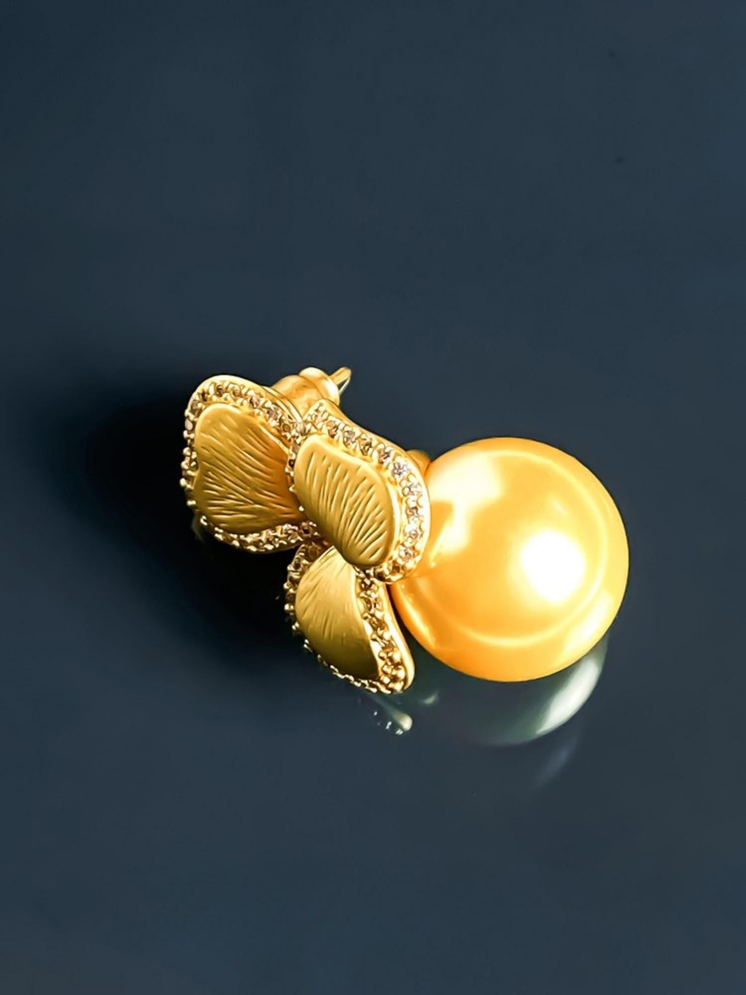 Golden Pearl Earrings